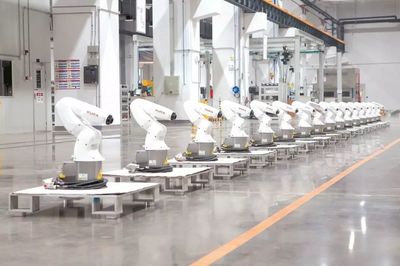 广东佛山产业新名片:全国每生产销售50台机器人 就有1台来自顺德
